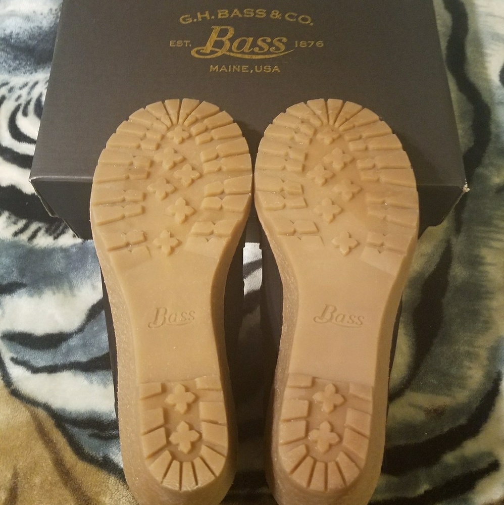 Boots - Picture 4 of 5